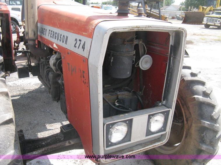 image for item H5302 1982 Massey Ferguson 274 MFWD tractor