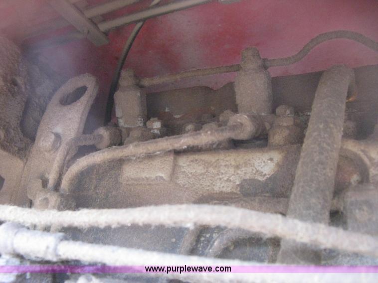 image for item H5302 1982 Massey Ferguson 274 MFWD tractor