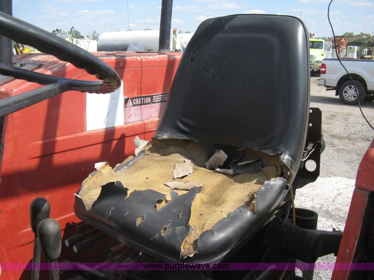 image for item H5302 1982 Massey Ferguson 274 MFWD tractor