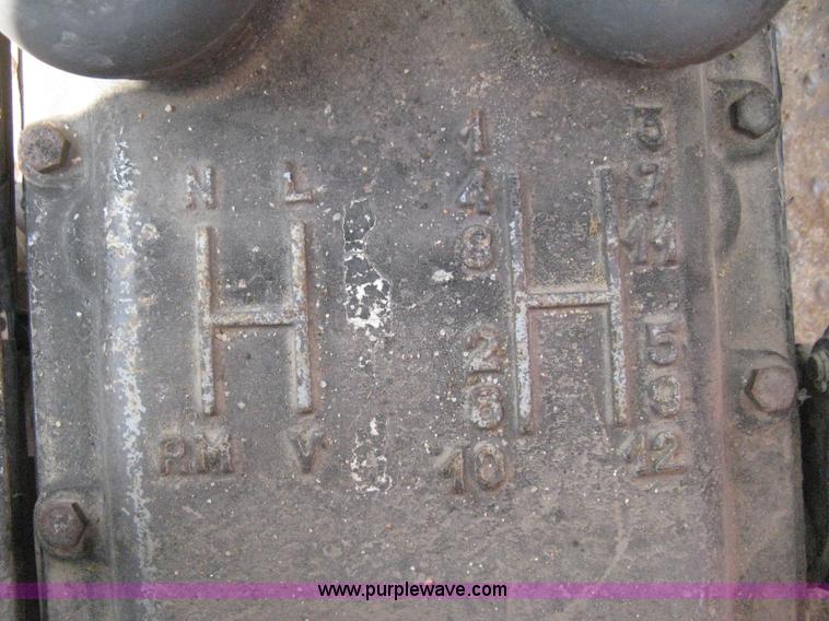 image for item H5302 1982 Massey Ferguson 274 MFWD tractor