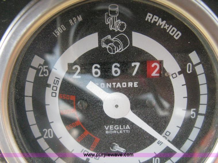 image for item H5302 1982 Massey Ferguson 274 MFWD tractor