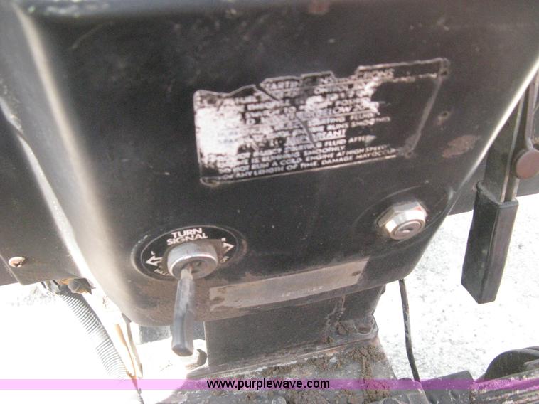 image for item H5302 1982 Massey Ferguson 274 MFWD tractor