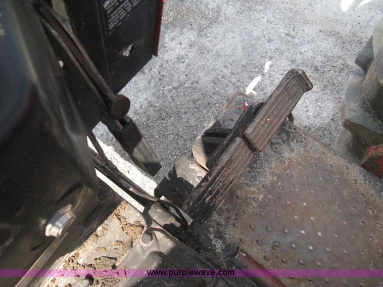 image for item H5302 1982 Massey Ferguson 274 MFWD tractor