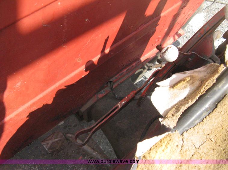 image for item H5302 1982 Massey Ferguson 274 MFWD tractor