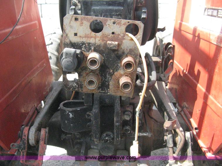 image for item H5302 1982 Massey Ferguson 274 MFWD tractor