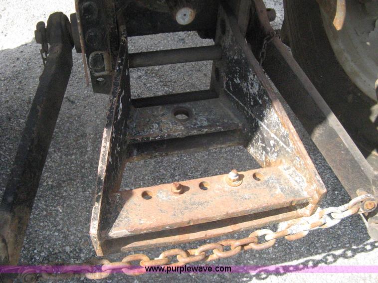 image for item H5302 1982 Massey Ferguson 274 MFWD tractor