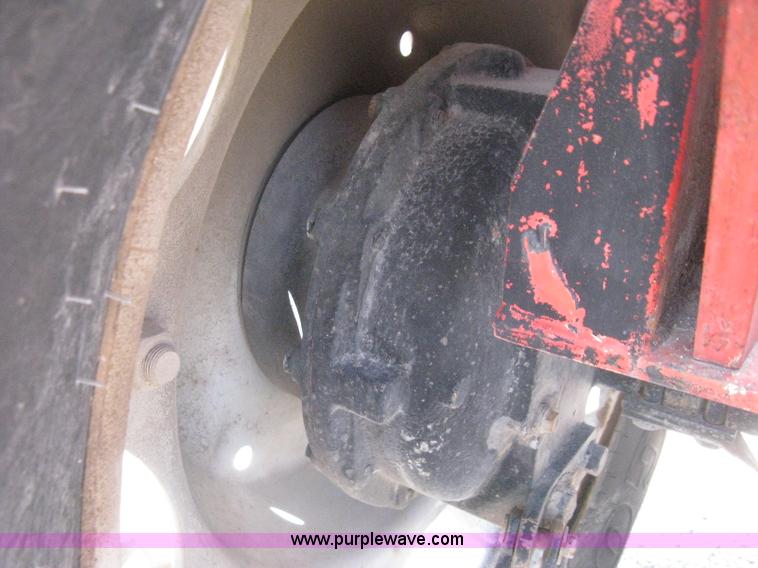 image for item H5302 1982 Massey Ferguson 274 MFWD tractor