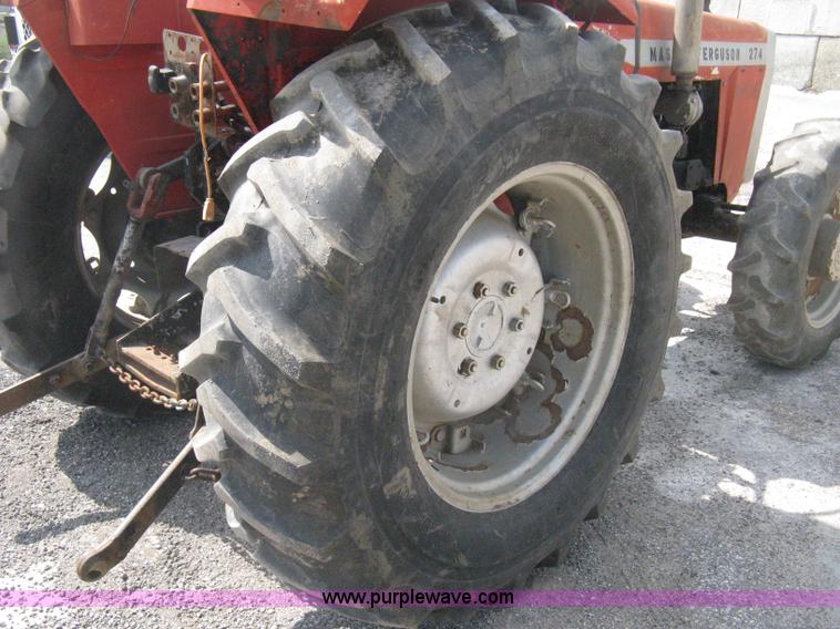 image for item H5302 1982 Massey Ferguson 274 MFWD tractor