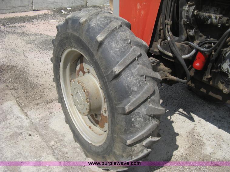 image for item H5302 1982 Massey Ferguson 274 MFWD tractor