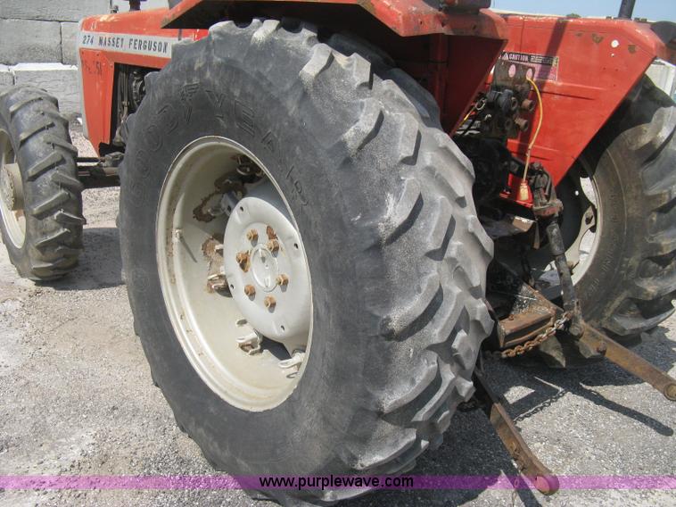 image for item H5302 1982 Massey Ferguson 274 MFWD tractor