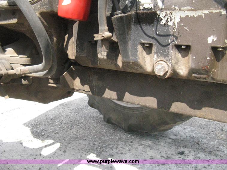 image for item H5302 1982 Massey Ferguson 274 MFWD tractor