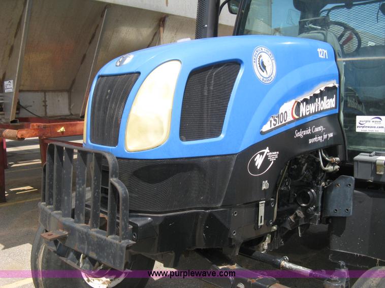 image for item H5310 2004 New Holland TS100A tractor