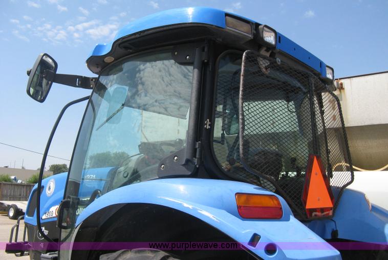 image for item H5310 2004 New Holland TS100A tractor