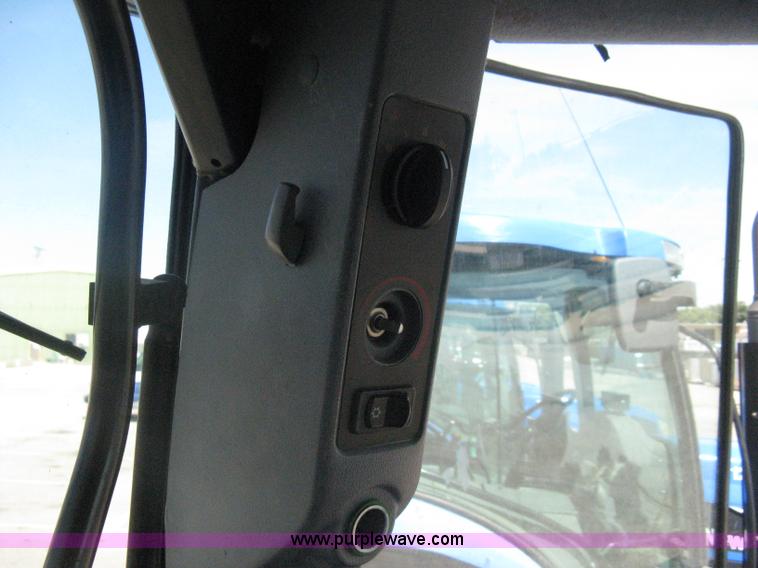 image for item H5310 2004 New Holland TS100A tractor