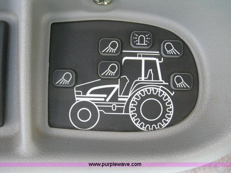 image for item H5310 2004 New Holland TS100A tractor