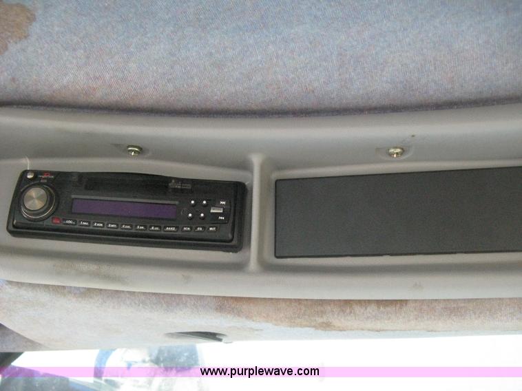 image for item H5310 2004 New Holland TS100A tractor