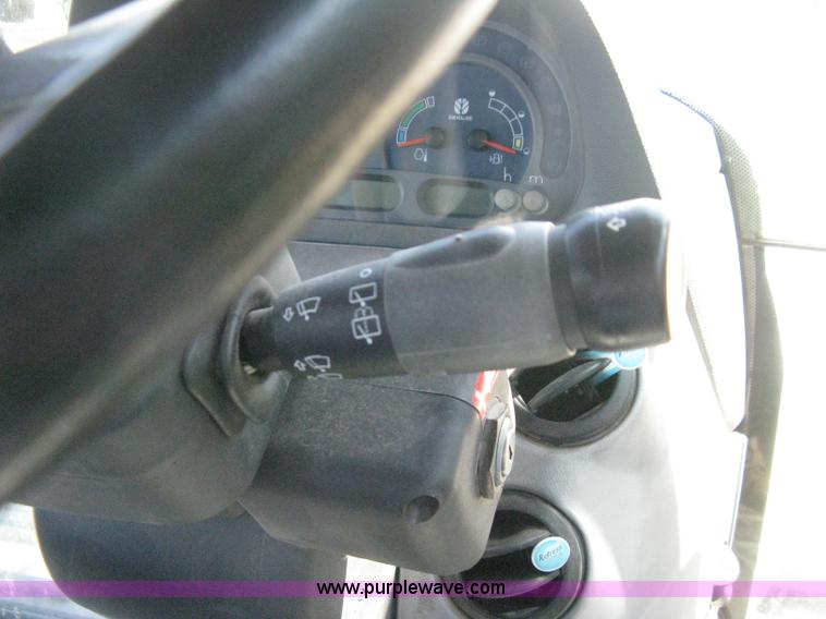 image for item H5310 2004 New Holland TS100A tractor