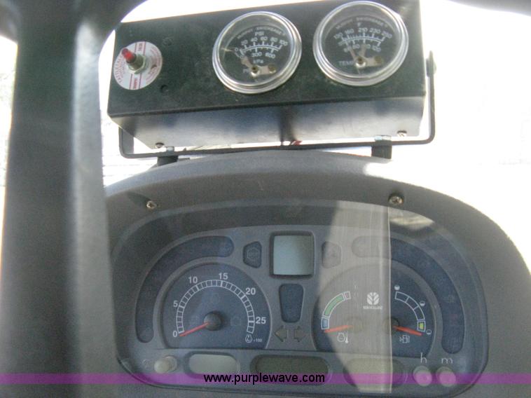 image for item H5310 2004 New Holland TS100A tractor