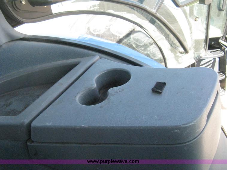 image for item H5310 2004 New Holland TS100A tractor