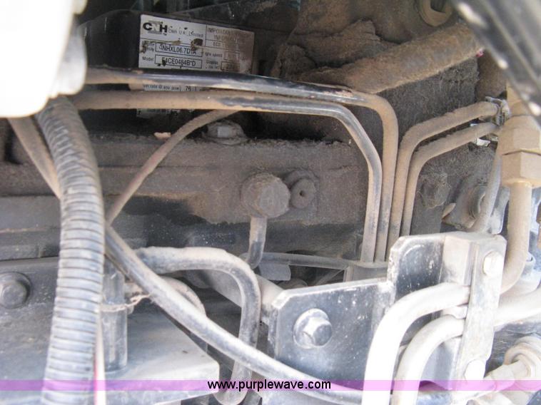 image for item H5310 2004 New Holland TS100A tractor