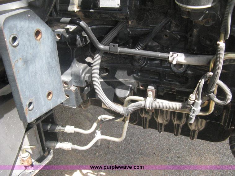 image for item H5310 2004 New Holland TS100A tractor