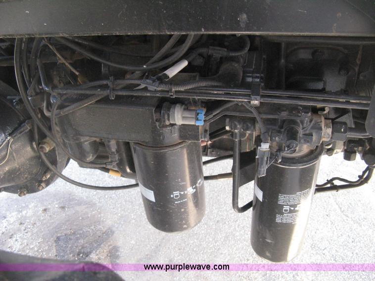 image for item H5310 2004 New Holland TS100A tractor