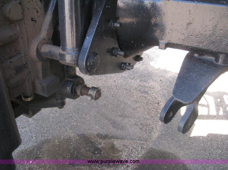 image for item H5310 2004 New Holland TS100A tractor