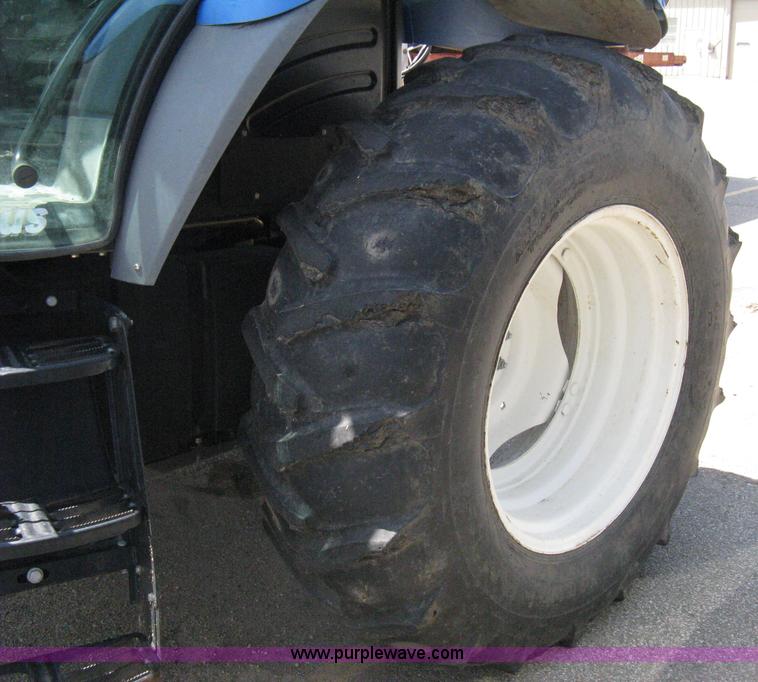 image for item H5310 2004 New Holland TS100A tractor