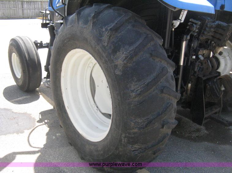 image for item H5310 2004 New Holland TS100A tractor