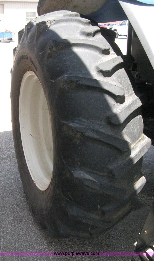 image for item H5310 2004 New Holland TS100A tractor