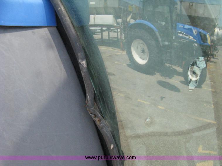 image for item H5311 2004 New Holland TS100A Plus tractor