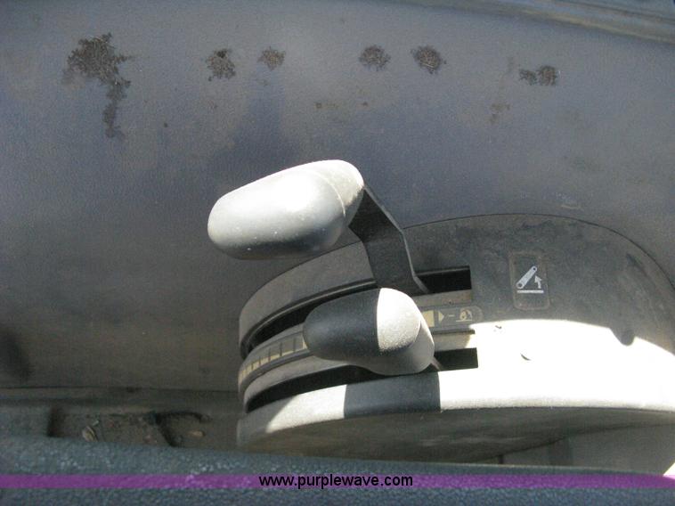 image for item H5311 2004 New Holland TS100A Plus tractor