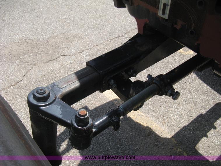 image for item H5311 2004 New Holland TS100A Plus tractor