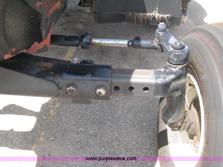 image for item H5311 2004 New Holland TS100A Plus tractor