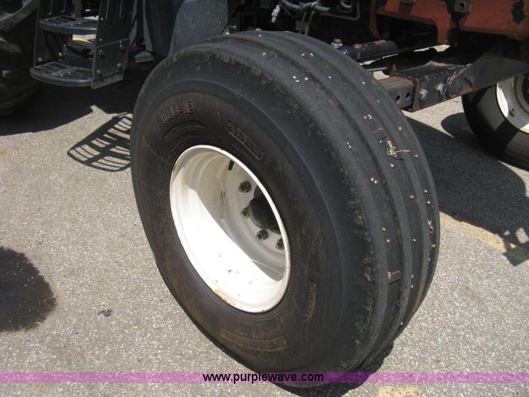 image for item H5311 2004 New Holland TS100A Plus tractor