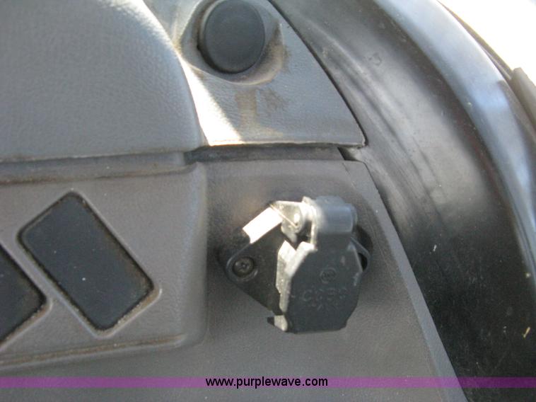 image for item H5312 2004 New Holland TS100A Plus tractor