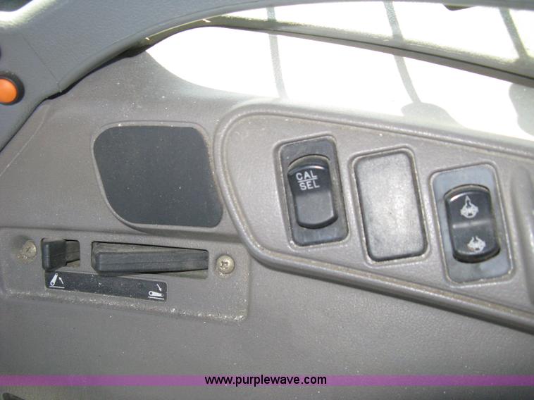 image for item H5312 2004 New Holland TS100A Plus tractor