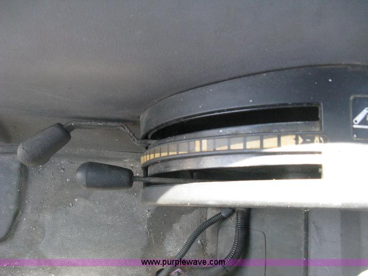 image for item H5312 2004 New Holland TS100A Plus tractor