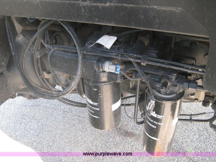 image for item H5312 2004 New Holland TS100A Plus tractor