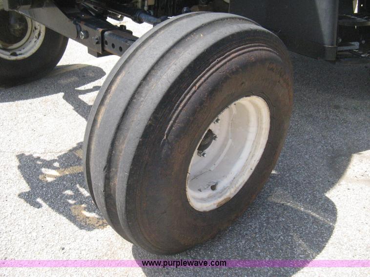 image for item H5312 2004 New Holland TS100A Plus tractor