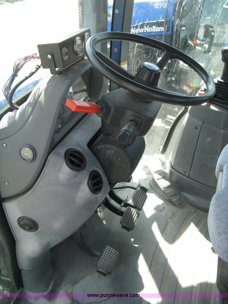 image for item H5313 2004 New Holland TS100A Plus tractor