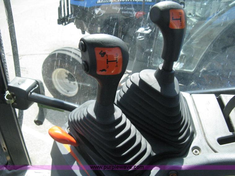 image for item H5313 2004 New Holland TS100A Plus tractor