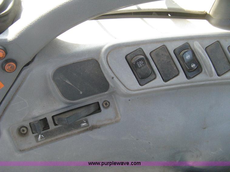 image for item H5313 2004 New Holland TS100A Plus tractor