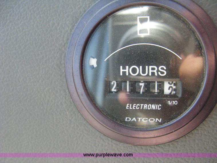 image for item H5313 2004 New Holland TS100A Plus tractor