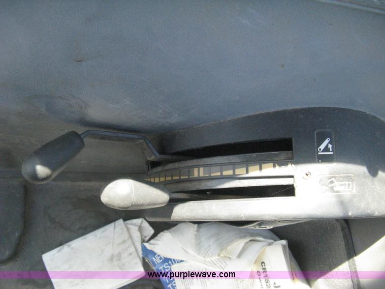 image for item H5313 2004 New Holland TS100A Plus tractor