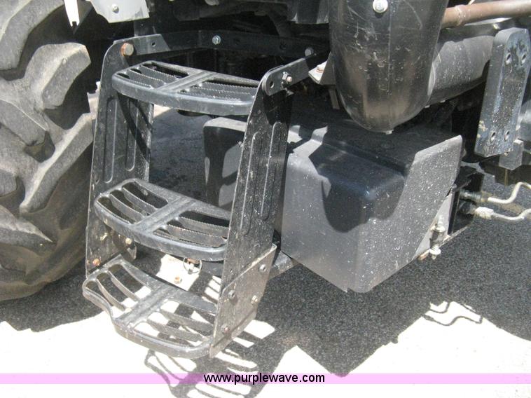 image for item H5313 2004 New Holland TS100A Plus tractor