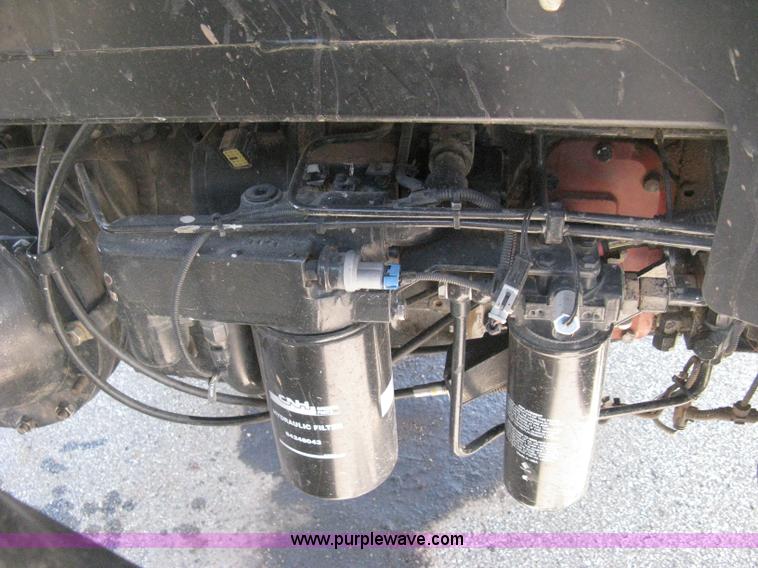 image for item H5313 2004 New Holland TS100A Plus tractor