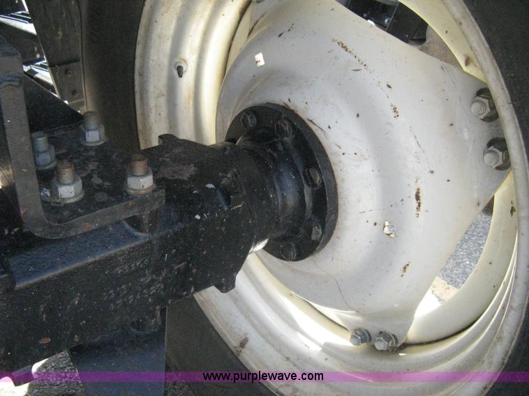 image for item H5313 2004 New Holland TS100A Plus tractor