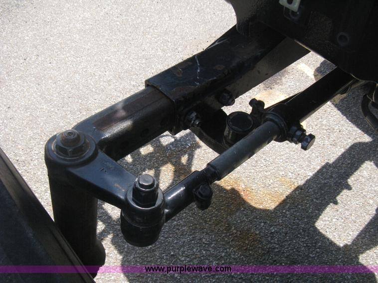 image for item H5313 2004 New Holland TS100A Plus tractor