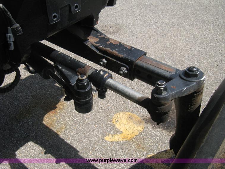 image for item H5313 2004 New Holland TS100A Plus tractor